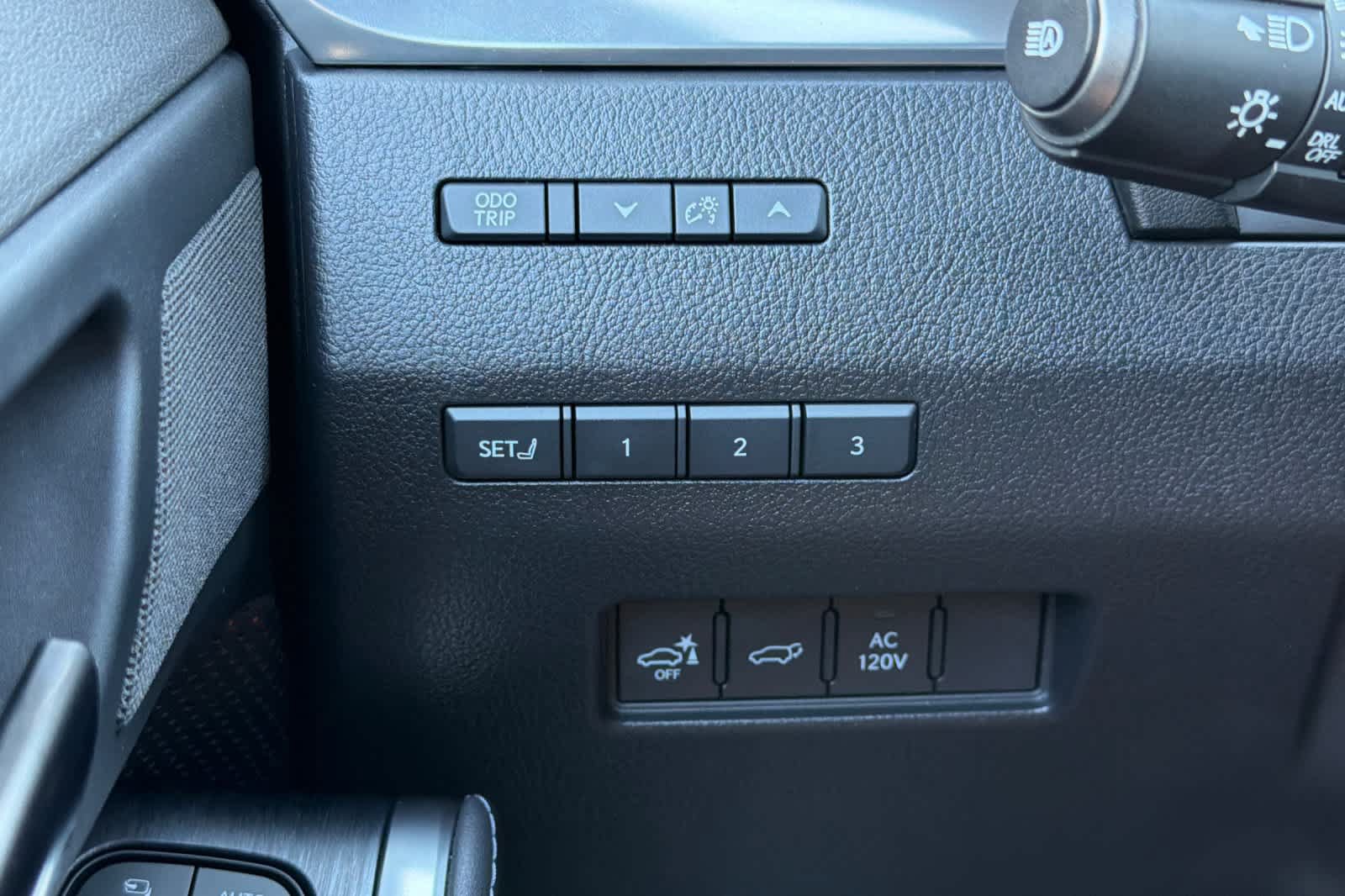 Certified 2024 Lexus GX 550 w/ Accessory Package (Z1) AWD/4WD image 32