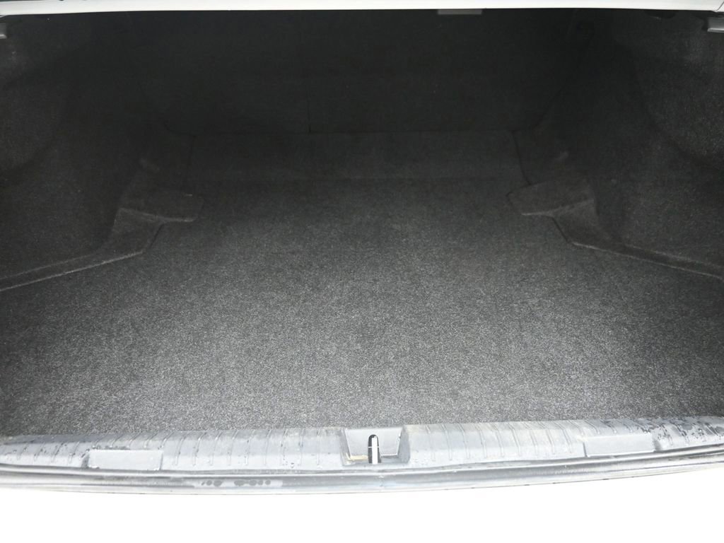 Used 2022 Subaru Legacy Limited image 9