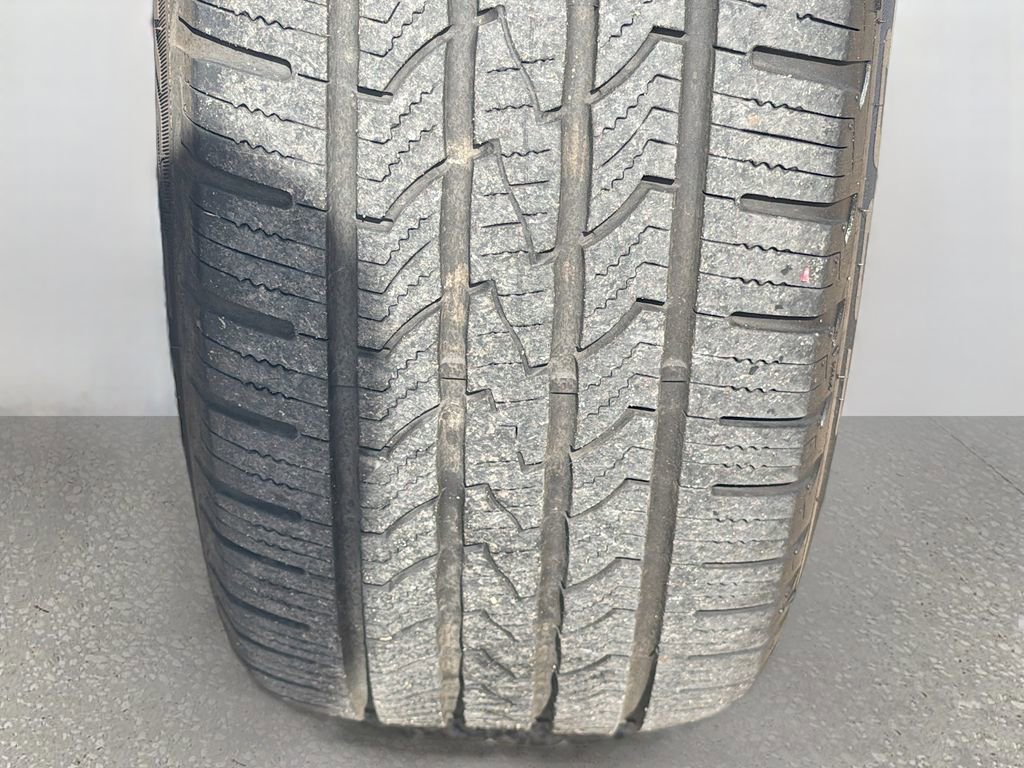 Used 2018 Land Rover Discovery Sport HSE image 41