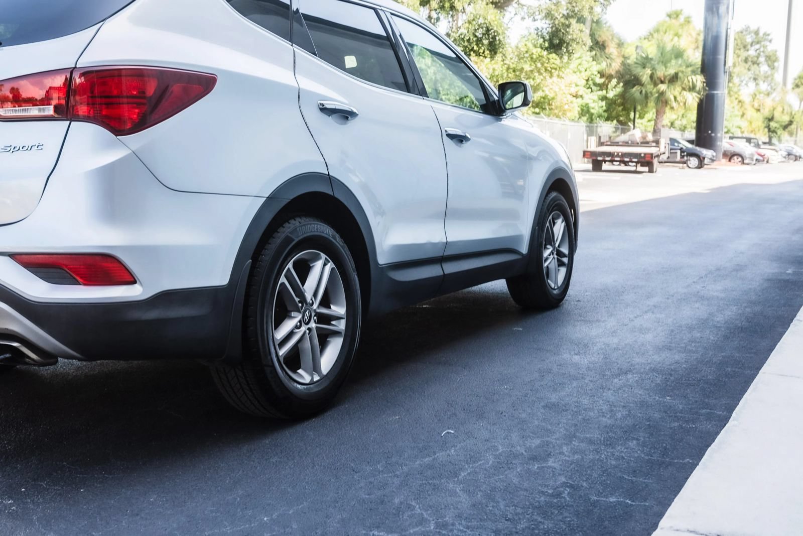 Used 2018 Hyundai Santa Fe Sport w/ Cargo Package FWD image 11