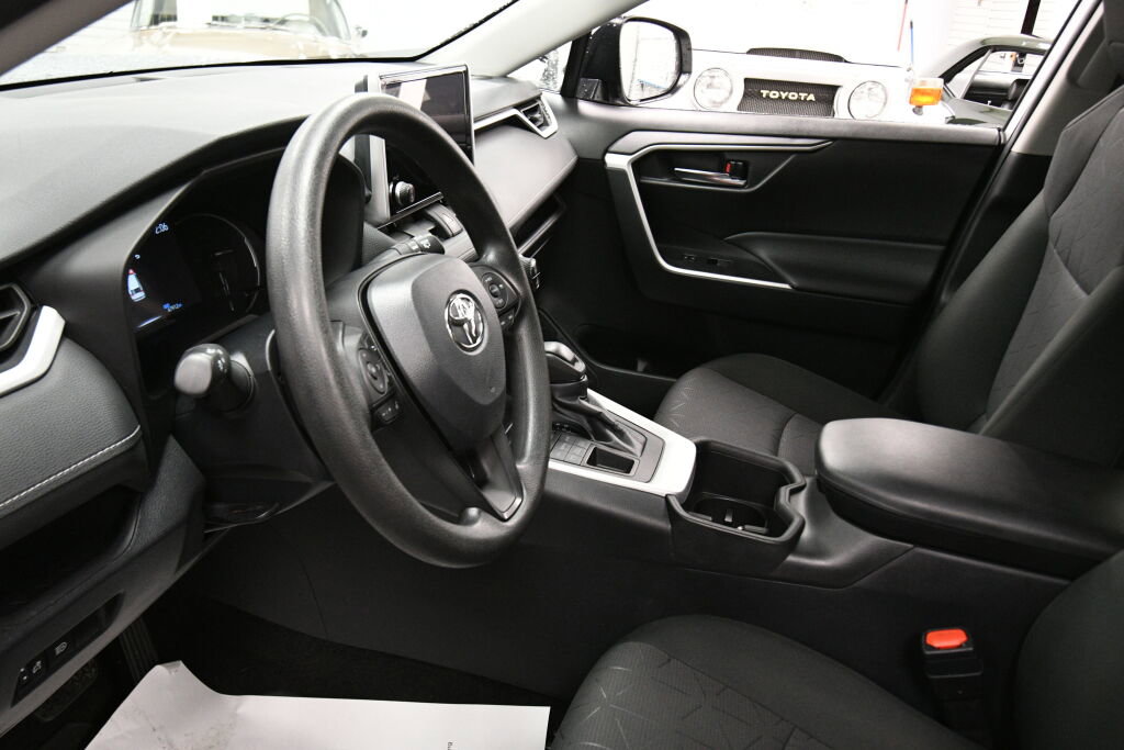 Certified 2024 Toyota RAV4 XLE image 18
