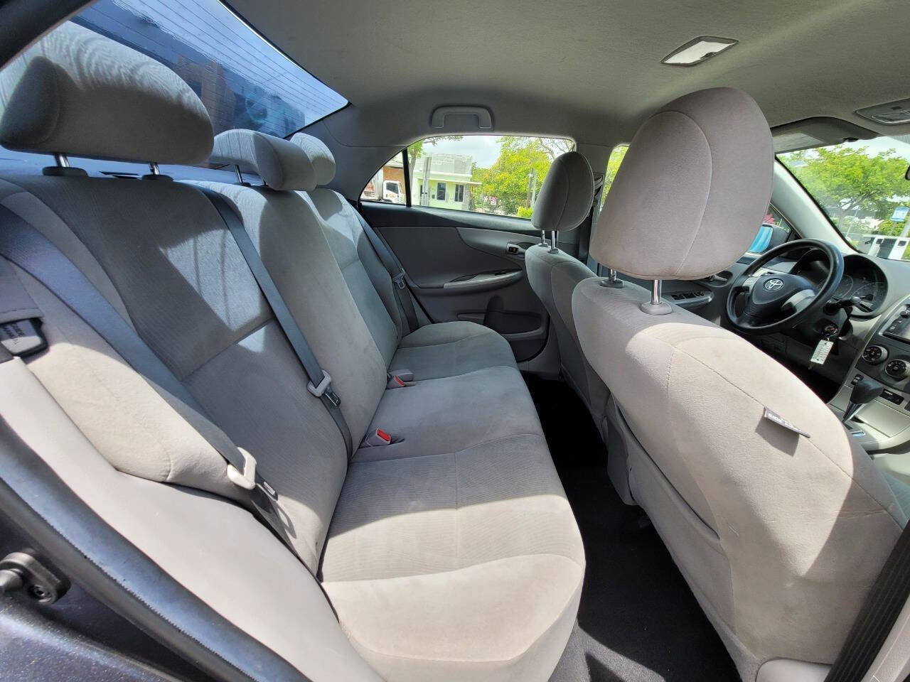Used 2013 Toyota Corolla LE FWD image 11