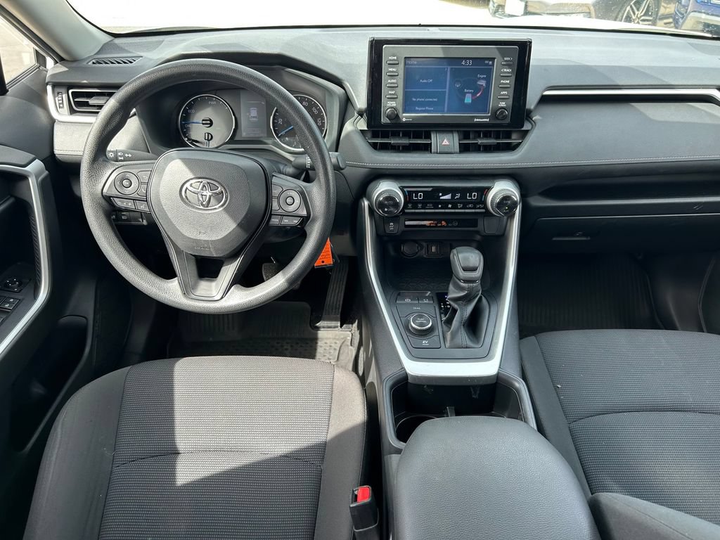 Used 2022 Toyota RAV4 LE AWD/4WD image 17