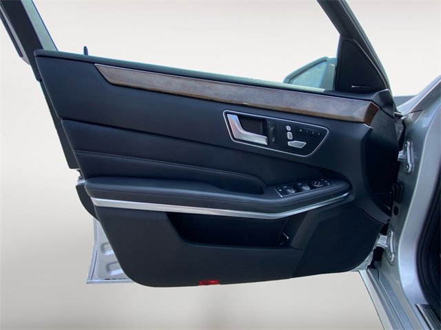 Used 2016 Mercedes-Benz E 350 4MATIC Sedan image 16