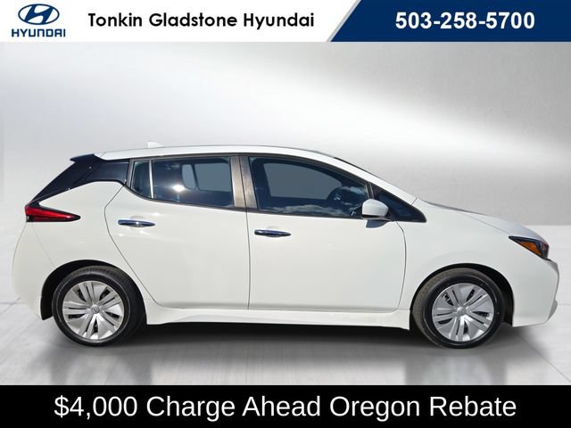 Used 2025 Nissan Leaf S FWD image 2