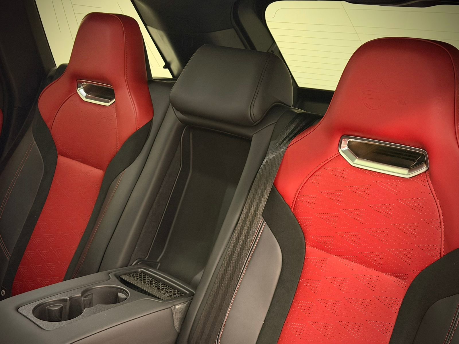 Used 2022 Land Rover Range Rover Sport SVR image 25