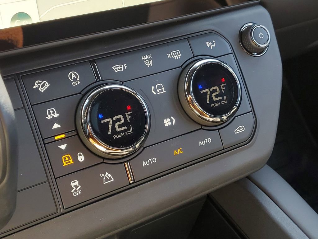 New 2026 Land Rover Defender 110 AWD/4WD image 25