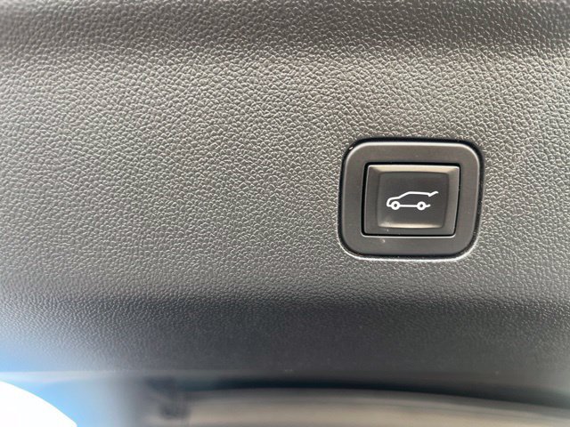 Used 2025 GMC Yukon Denali Ultimate w/ LPO, Floor Liner Package AWD/4WD image 11