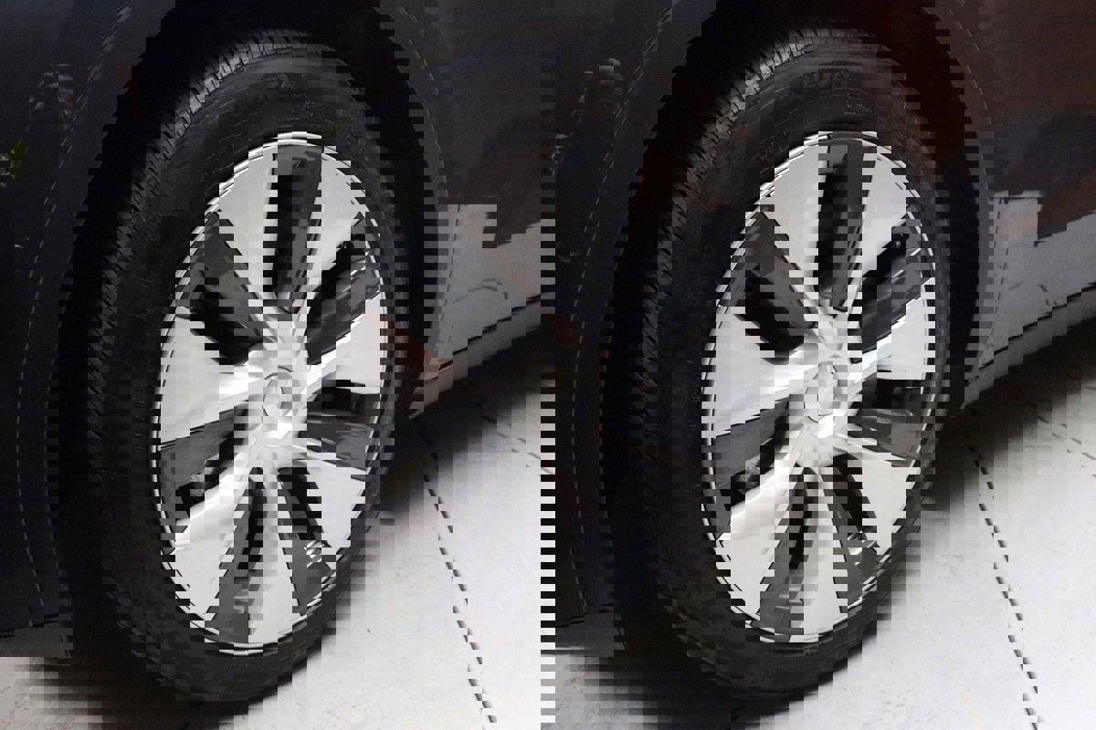 Used 2023 Tesla Model Y Long Range image 6