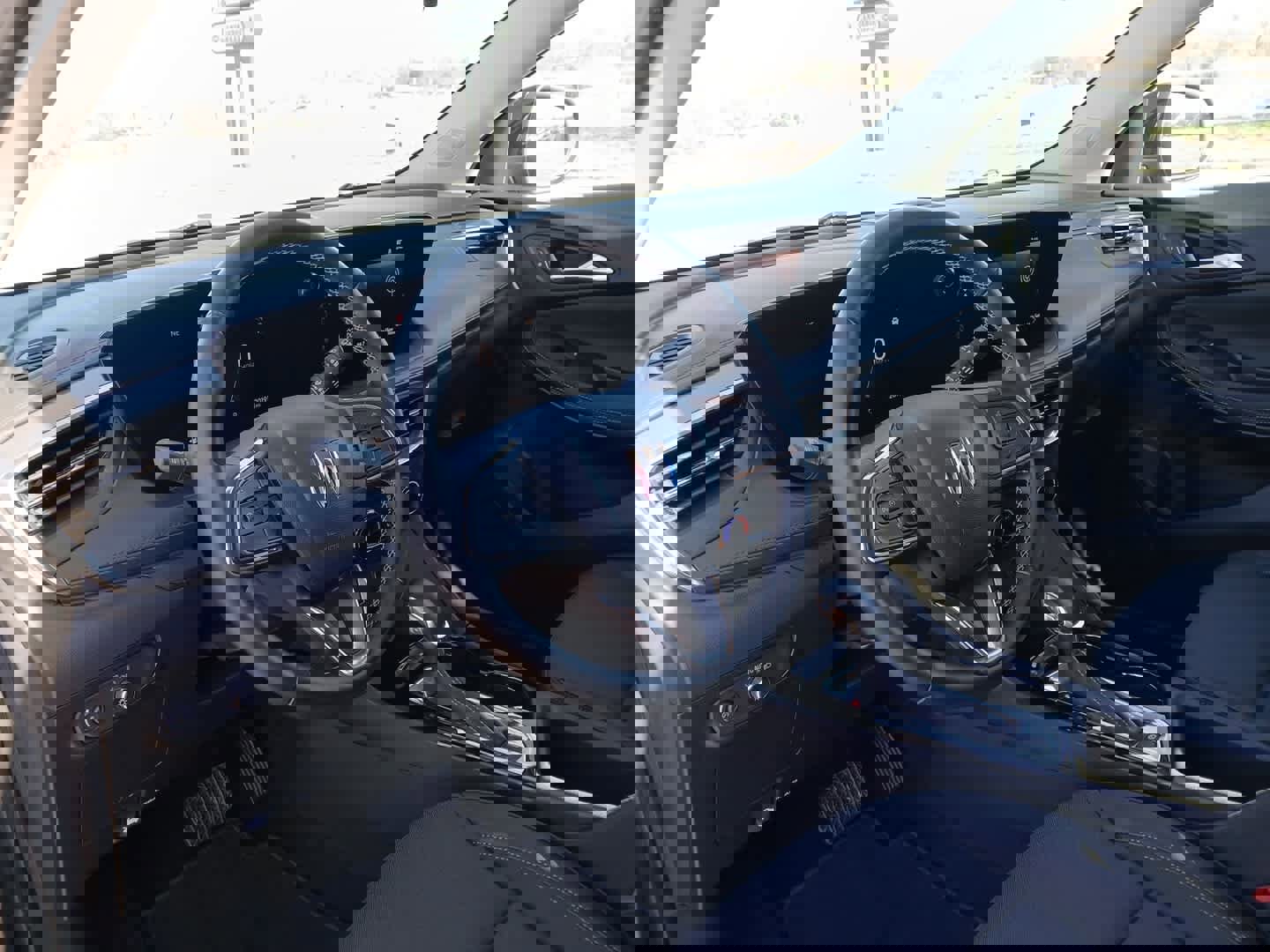 Used 2024 Buick Encore GX Preferred w/ Comfort Package image 32