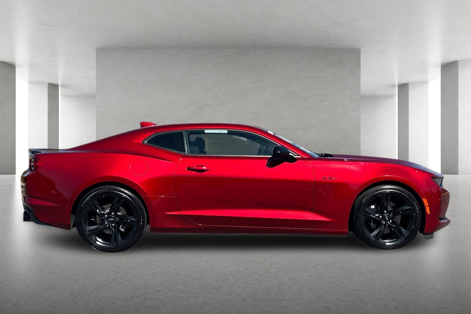 Used 2021 Chevrolet Camaro LT RWD image 3
