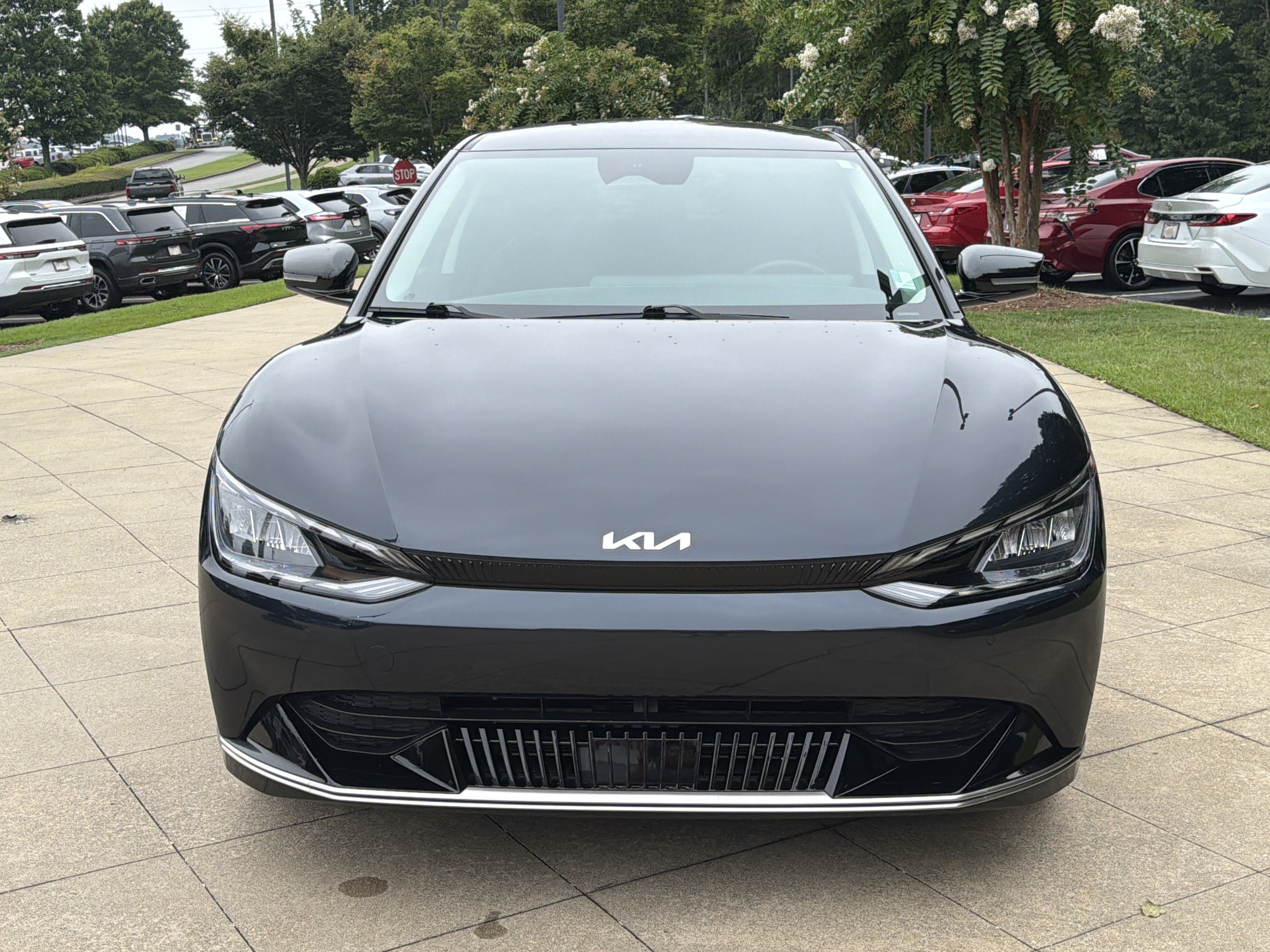 Used 2022 Kia EV6 Wind AWD/4WD image 2