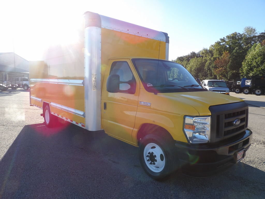 Used 2022 Ford E-350 and Econoline 350 Super Duty RWD image 10