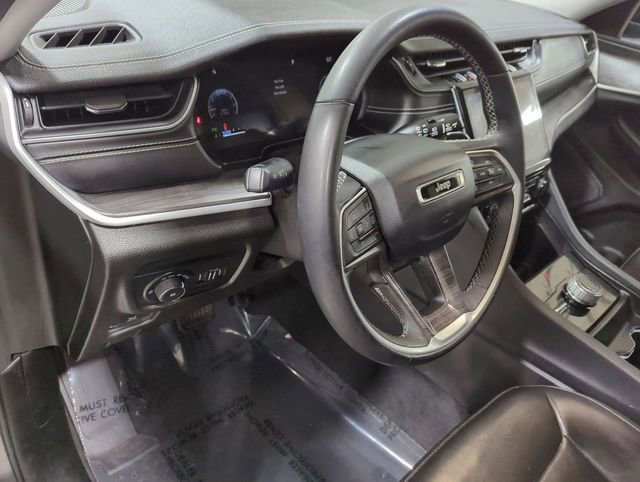 Used 2023 Jeep Grand Cherokee Limited image 10
