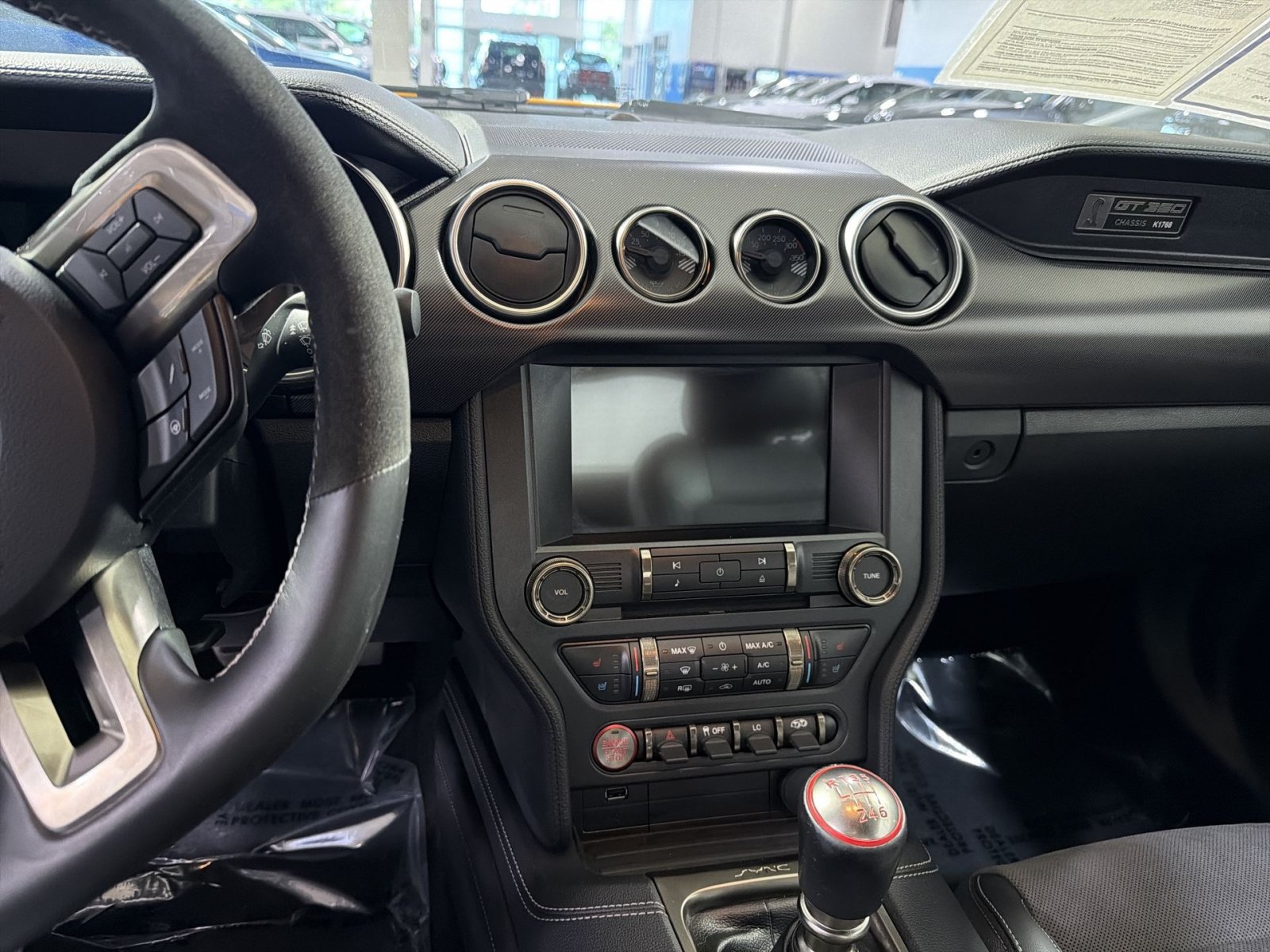 Used 2019 Ford Mustang Shelby GT350 w/ Technology Package RWD image 21