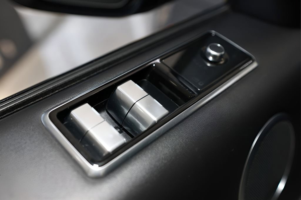 Used 2020 Land Rover Range Rover Sport HSE Dynamic image 26