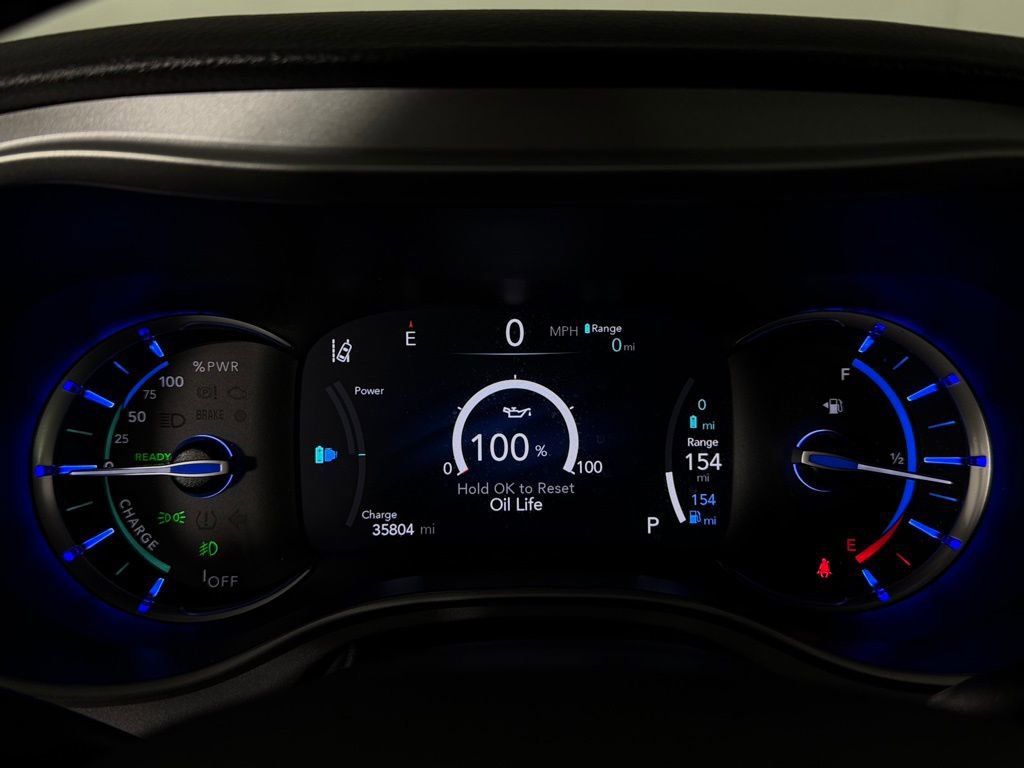 Used 2024 Chrysler Pacifica Select image 15