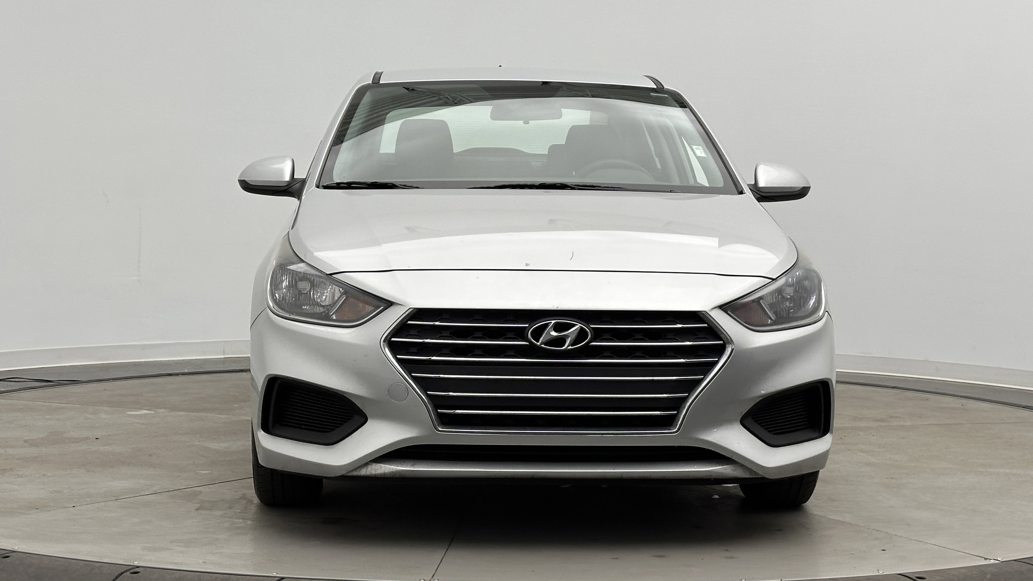 Used 2022 Hyundai Accent SE image 2