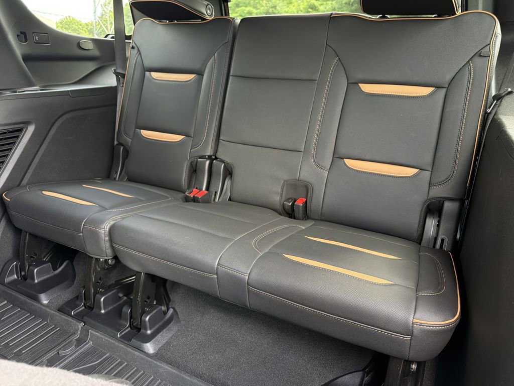 Used 2024 GMC Yukon AT4 w/ AT4 Premium Plus Package AWD/4WD image 19