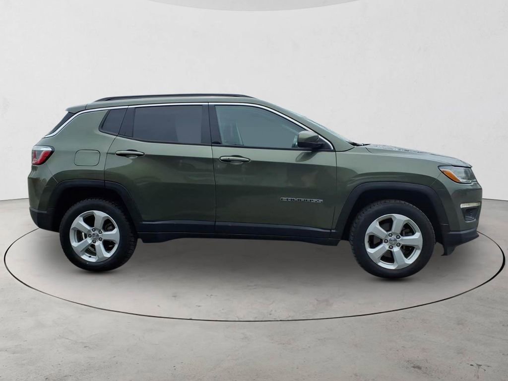 Used 2019 Jeep Compass Latitude w/ Cold Weather Group image 4