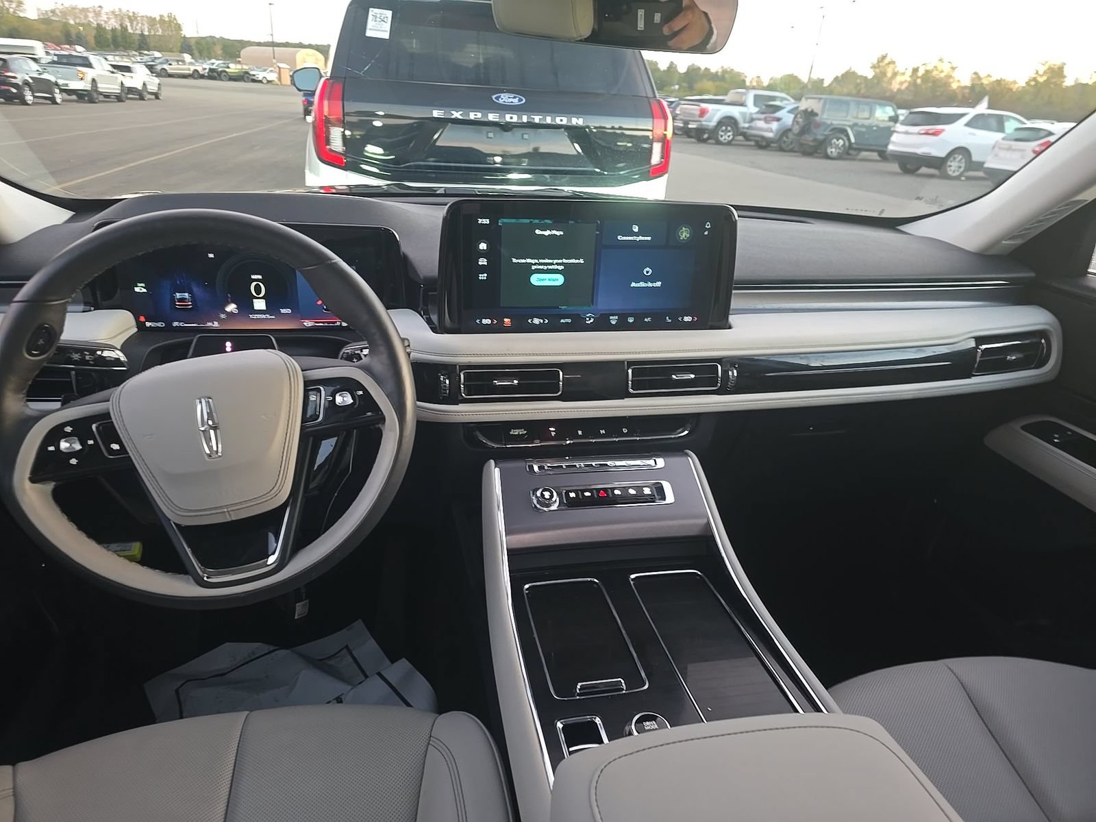 Used 2026 Lincoln Aviator AWD image 11