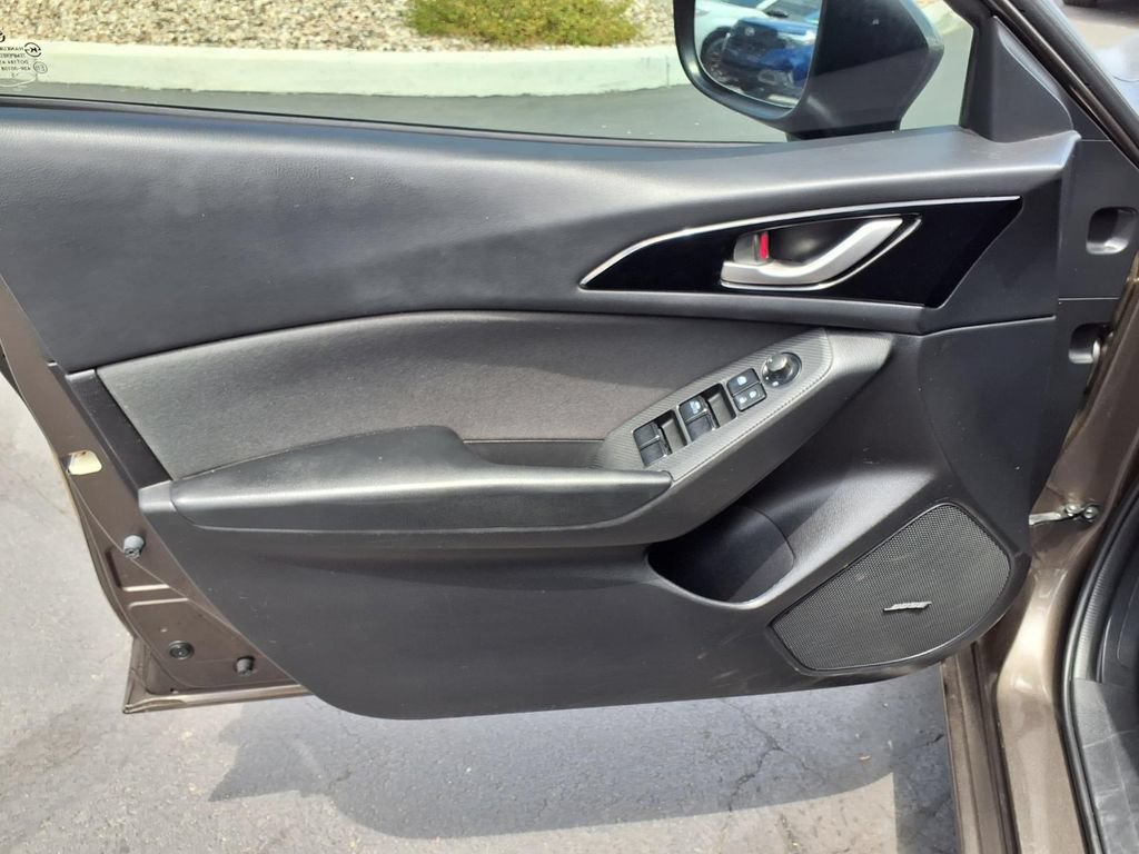 Used 2016 MAZDA MAZDA3 i Touring w/ Popular Equipment Package FWD image 26