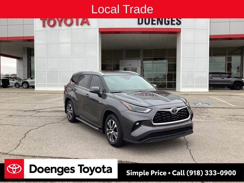 Used 2022 Toyota Highlander XLE image 1