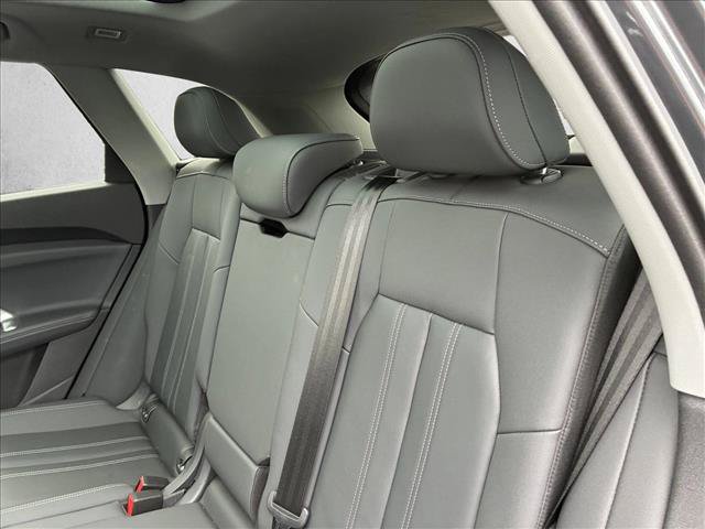 Used 2025 Audi Q5 Premium w/ Convenience Package AWD/4WD image 14