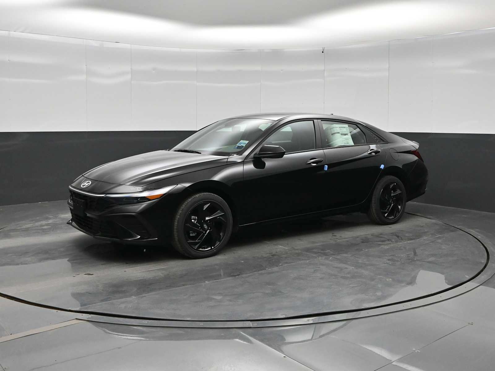 New 2026 Hyundai Elantra Sport FWD image 4