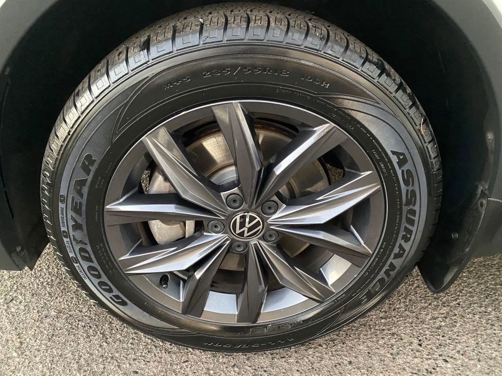 Used 2022 Volkswagen Tiguan SE image 9