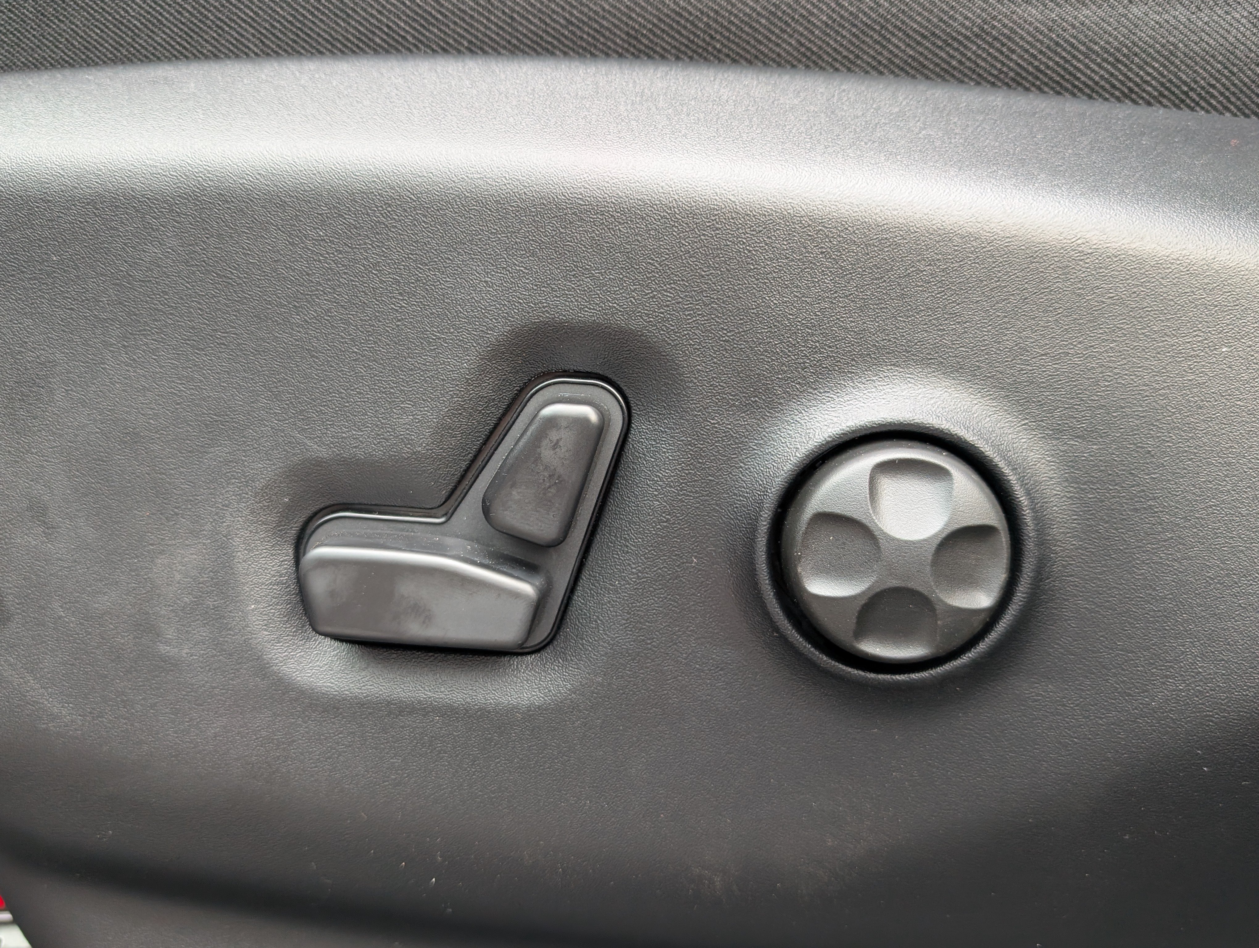 New 2026 Chrysler Pacifica Select AWD/4WD image 21