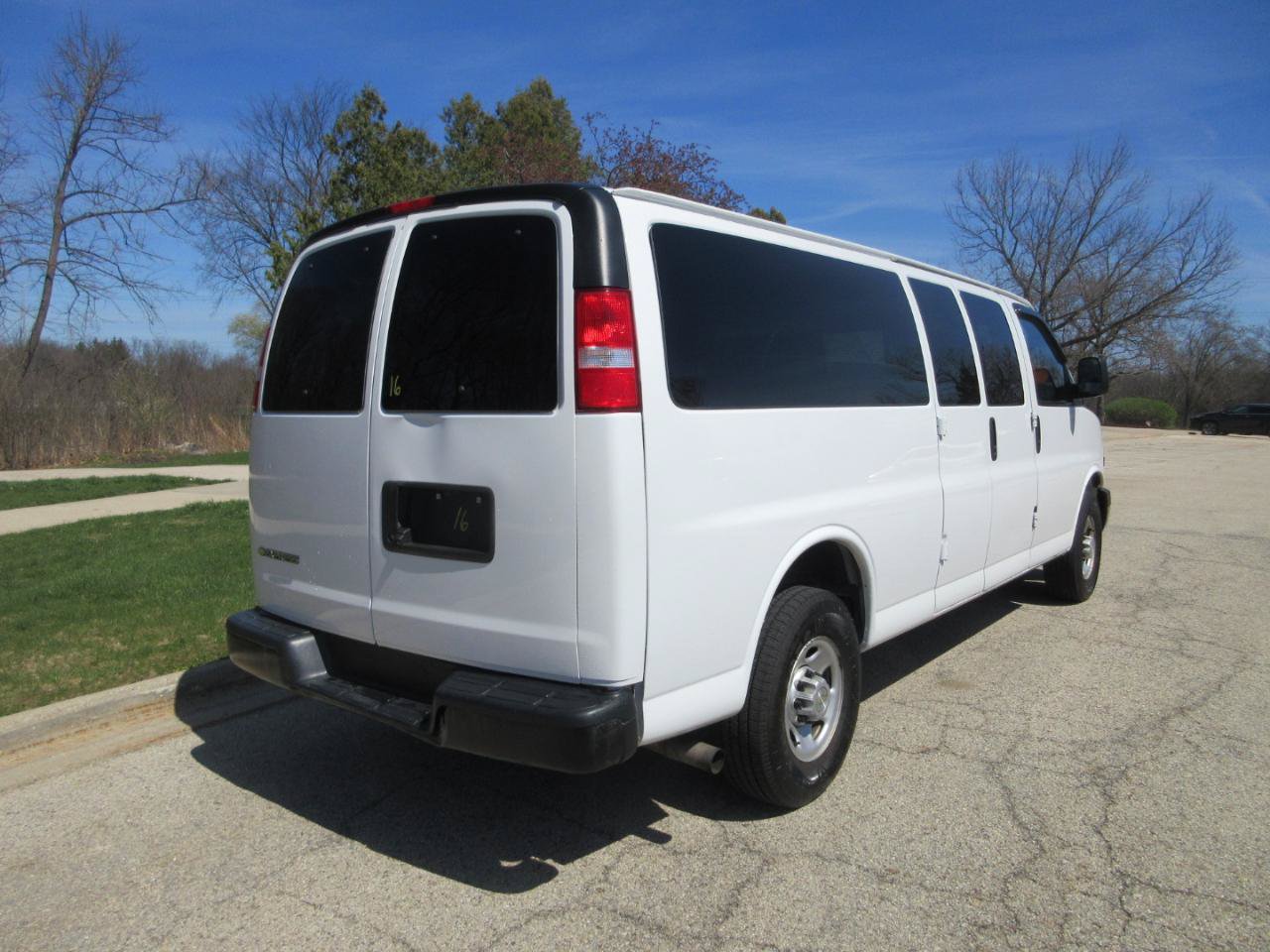 Used 2020 Chevrolet Express 2500 Extended RWD image 8