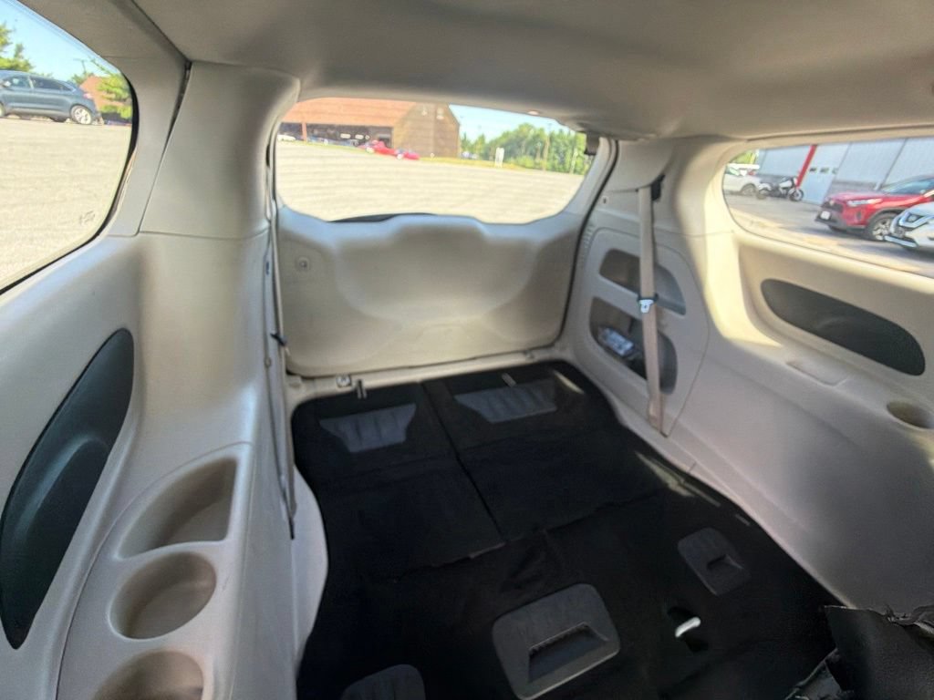 Used 2024 Chrysler Pacifica Touring-L FWD image 54