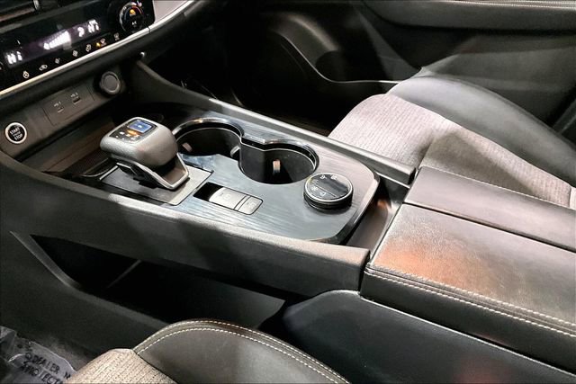 Used 2021 Nissan Rogue SV image 18