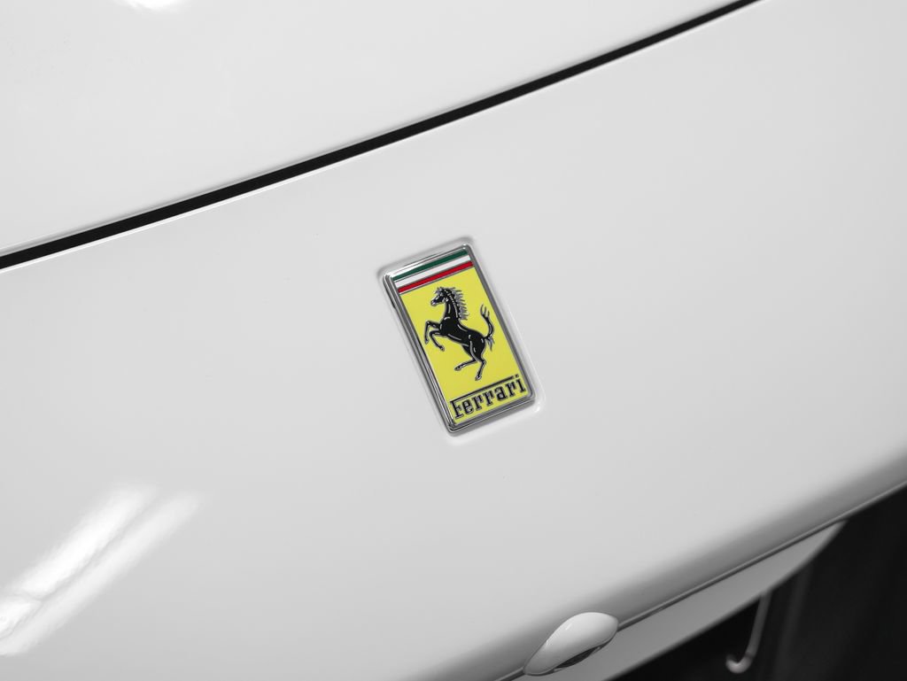 Certified 2022 Ferrari F8 Tributo RWD image 7