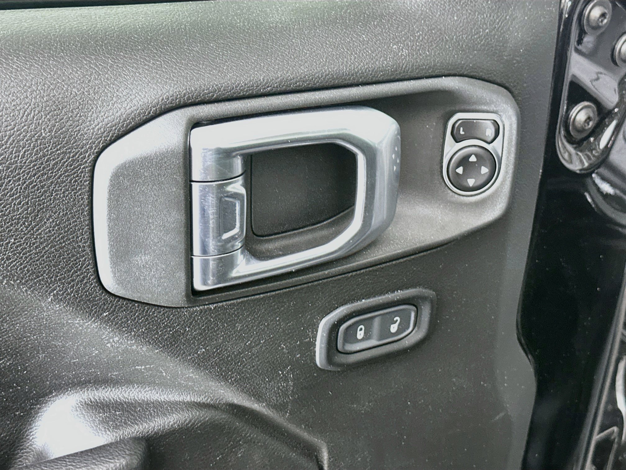 Used 2023 Jeep Gladiator Sport AWD/4WD image 15