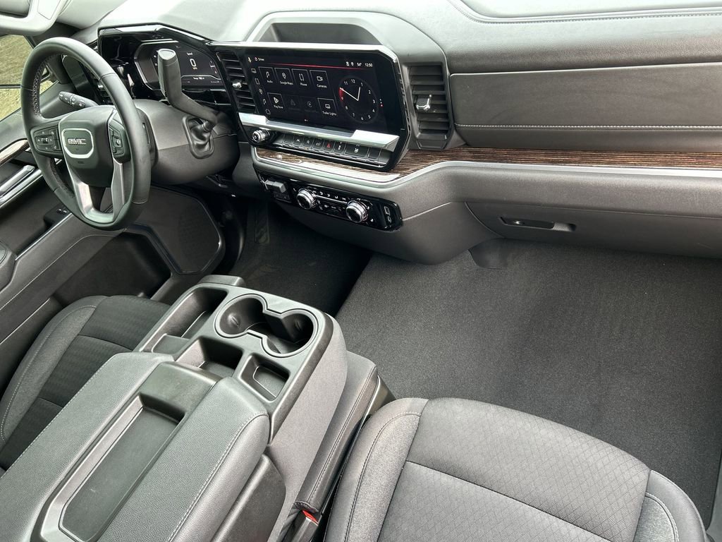Used 2025 GMC Sierra 1500 SLE image 28