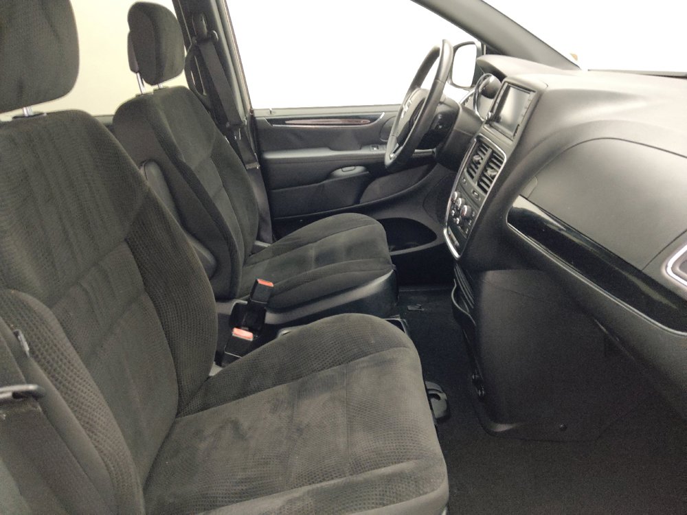 Used 2019 Dodge Grand Caravan SE FWD image 21