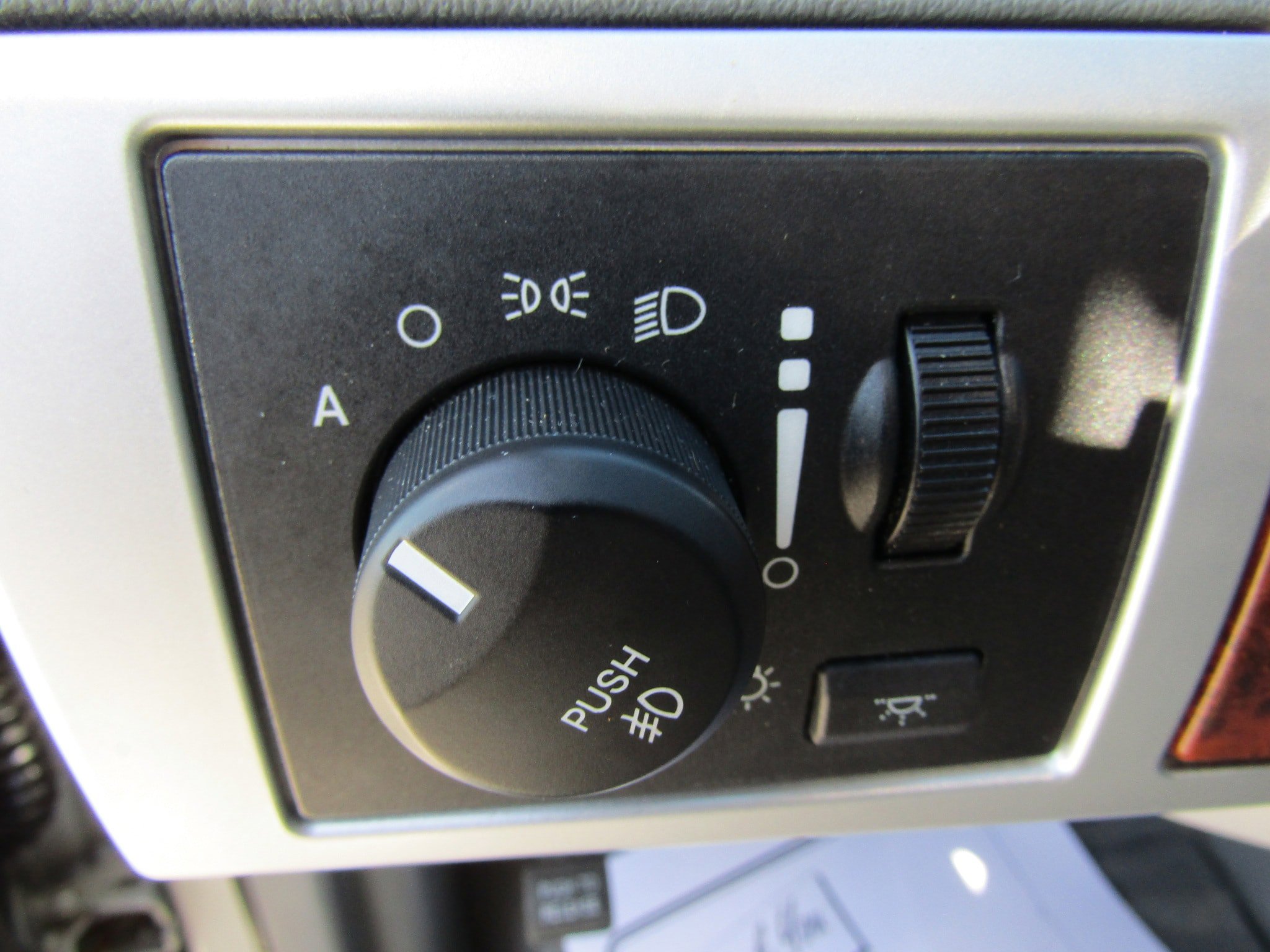 Used 2008 Chrysler Town & Country Touring FWD image 22