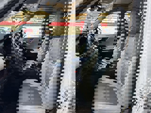 Used 2023 Toyota RAV4 Limited image 28