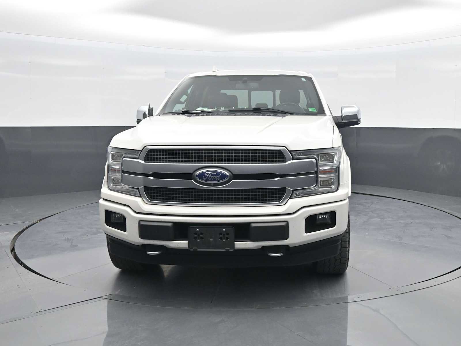 Used 2018 Ford F150 Platinum w/ Equipment Group 701A Luxury AWD/4WD image 3