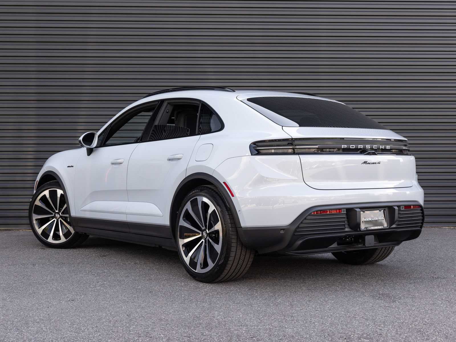 Certified 2026 Porsche Macan 4 Electric AWD/4WD image 3
