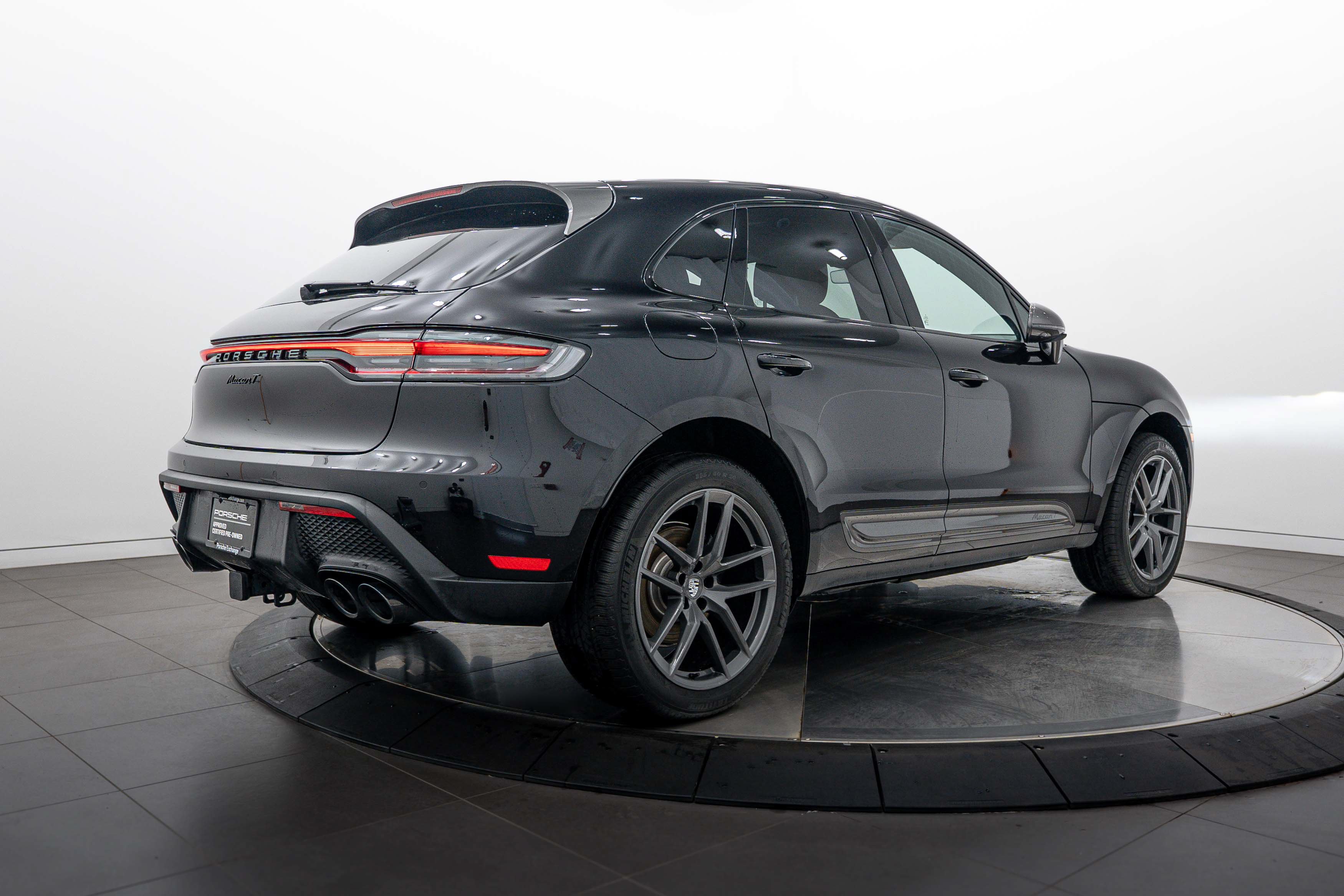 Certified 2026 Porsche Macan Turbo AWD/4WD image 7