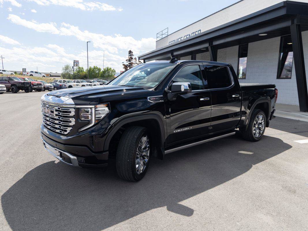 Used 2024 GMC Sierra 1500 Denali w/ Denali Reserve Package AWD/4WD image 4