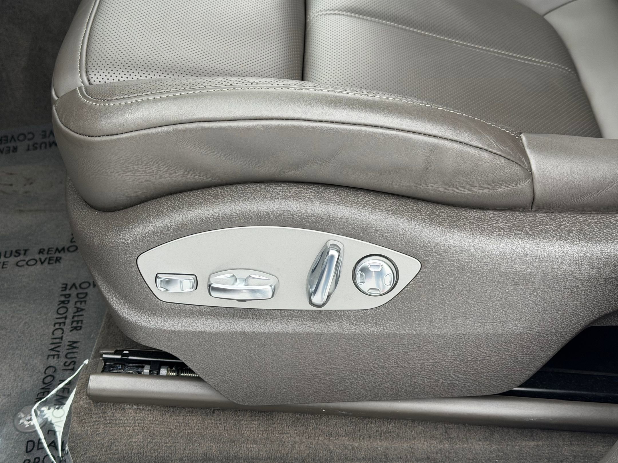 Certified 2023 Porsche Macan image 26