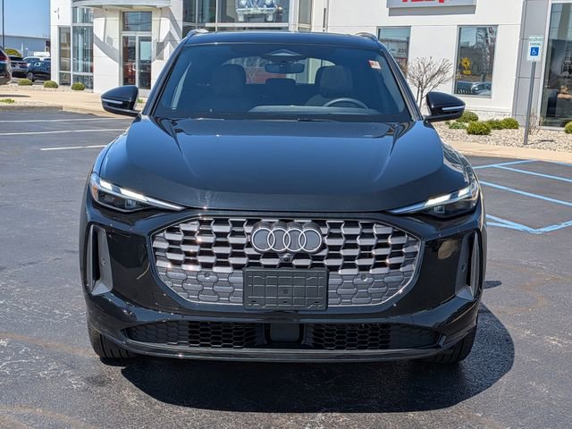 Used 2025 Audi Q5 Premium w/ Convenience Package AWD/4WD image 2