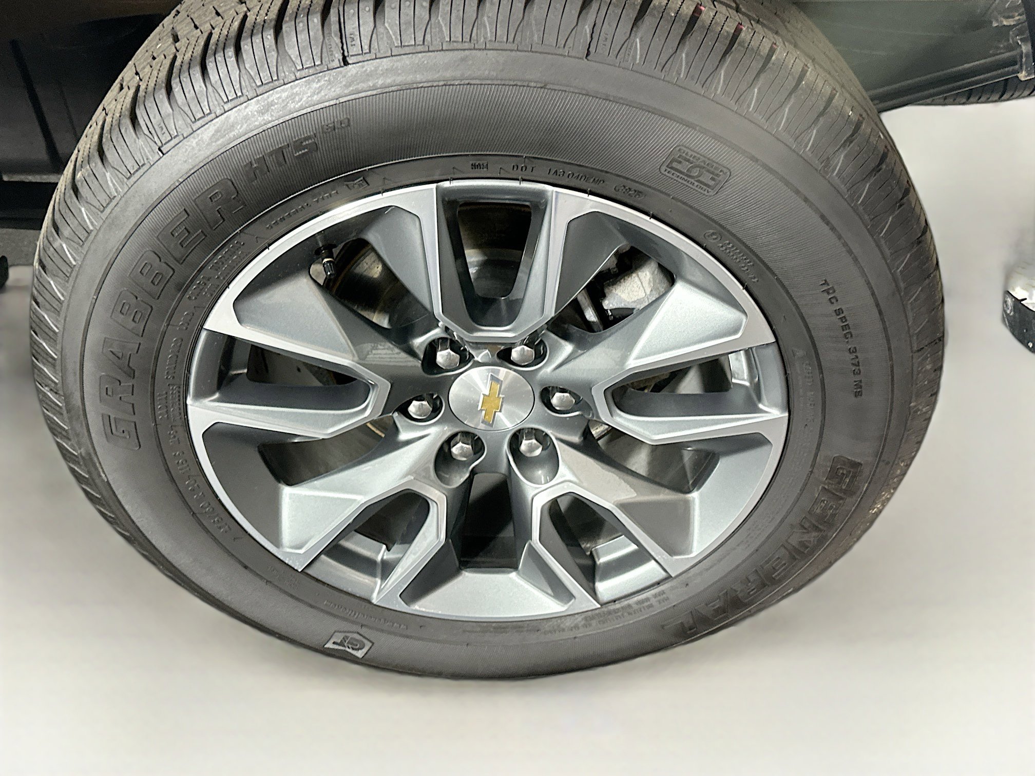 Used 2024 Chevrolet Silverado 1500 LT image 11