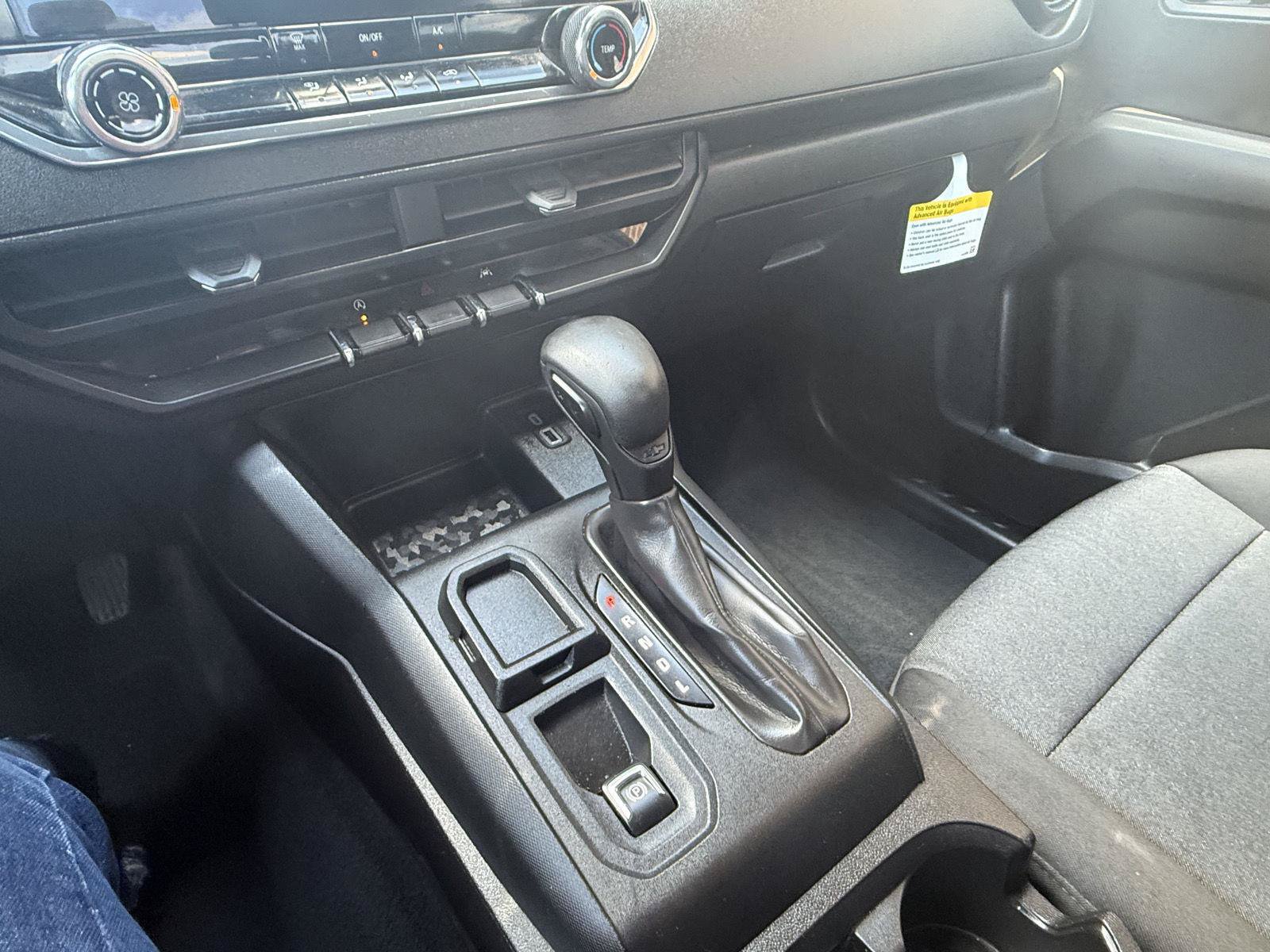 Used 2024 Chevrolet Colorado W/T RWD image 6