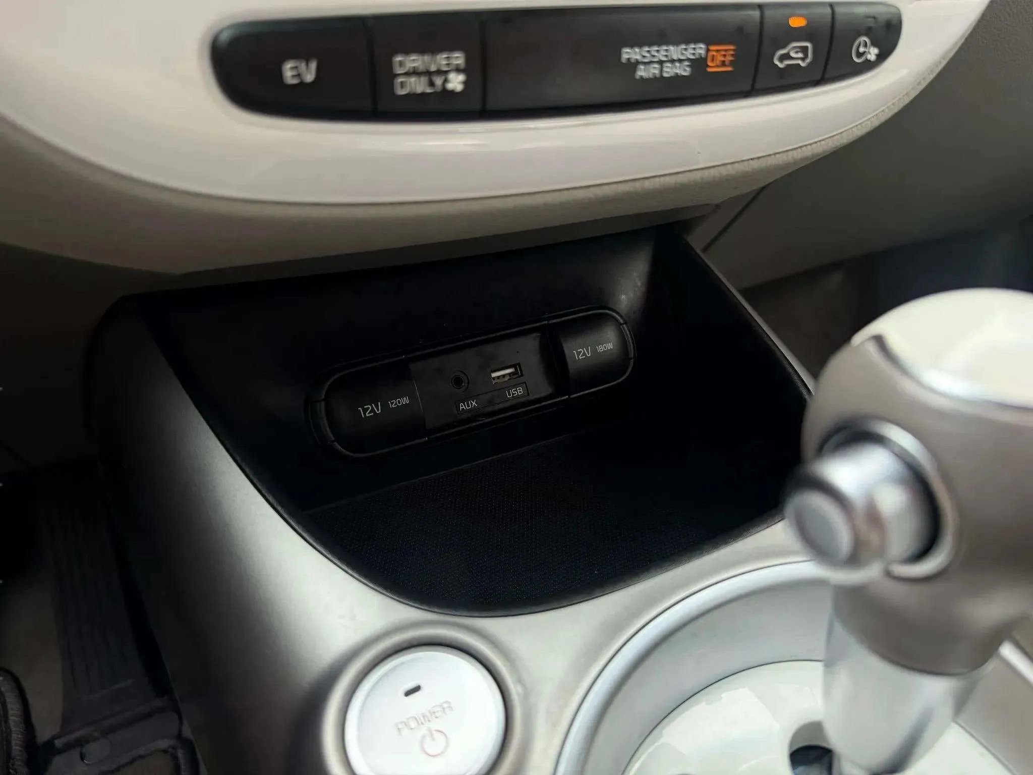 Used 2017 Kia Soul EV image 25