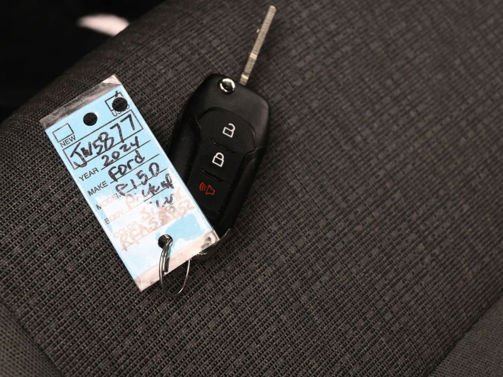 Used 2024 Ford F150 XLT w/ Mobile Office Package image 18
